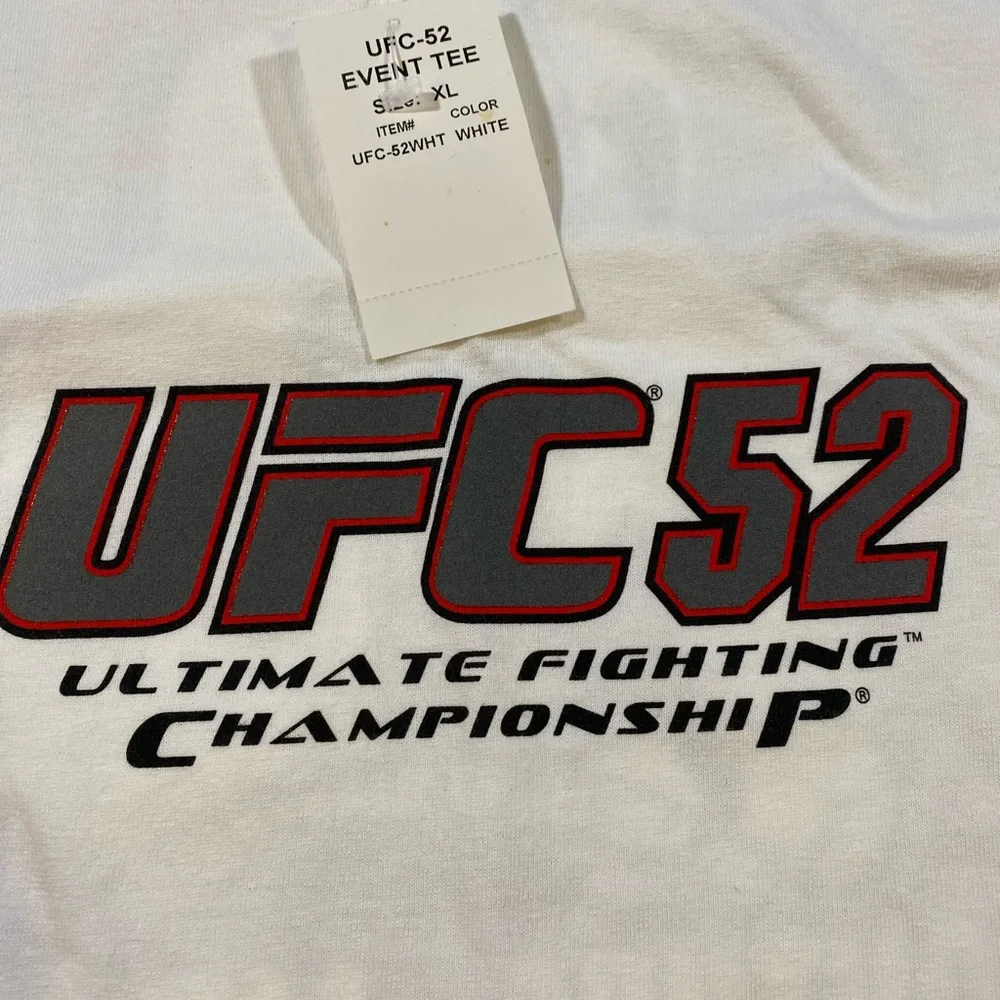 UFC 52 - XL T-shirt & Trilogy DVD - Chuck Liddell v. Randy Couture 2 - 2005 - Picture 3 of 13